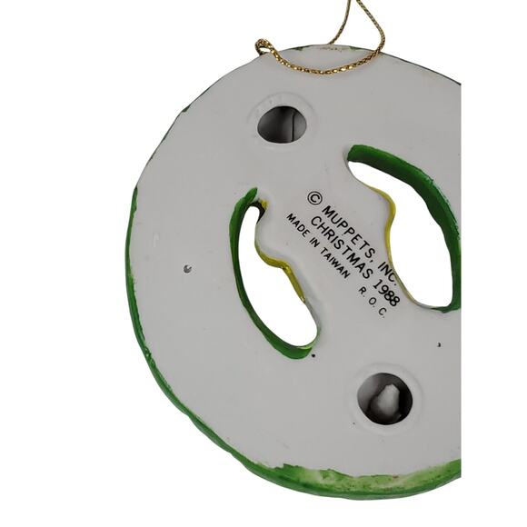 Muppets Inc Vintage 1988 Sesame Street Christmas Ornament Burt in Wreath Ceramic - Picture 7 of 10